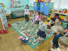 Куколка Маша, на саночках покатайся! Куколка Маша, на саночках покатайся!.